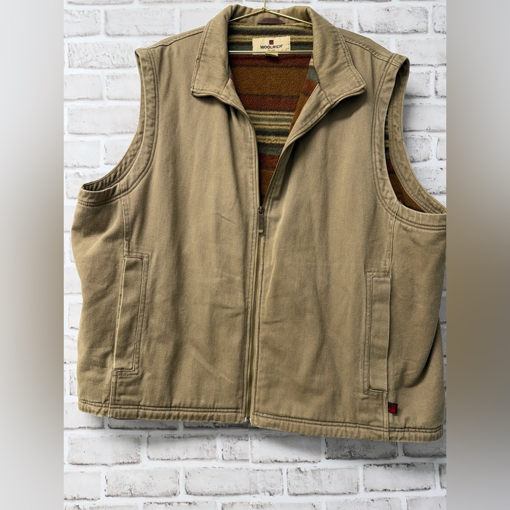 Woolrich men’s vintage sz 2XL fleece blanket lined zip front vest.